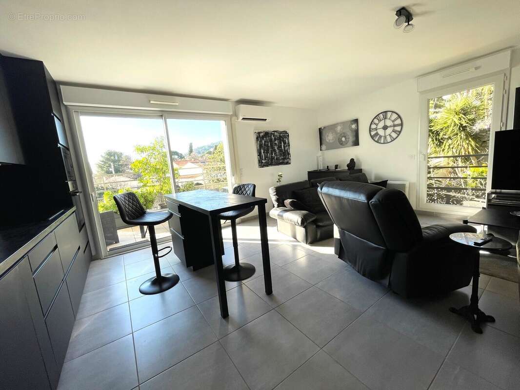 Superbe Appt F4 En Duplex Sur Toulon La Pivotte - photo 3