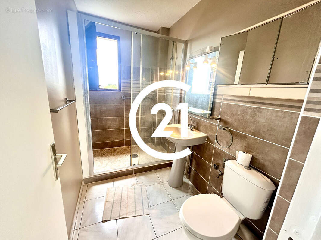 Appartement 68 m² à Le Lamentin  - photo 4