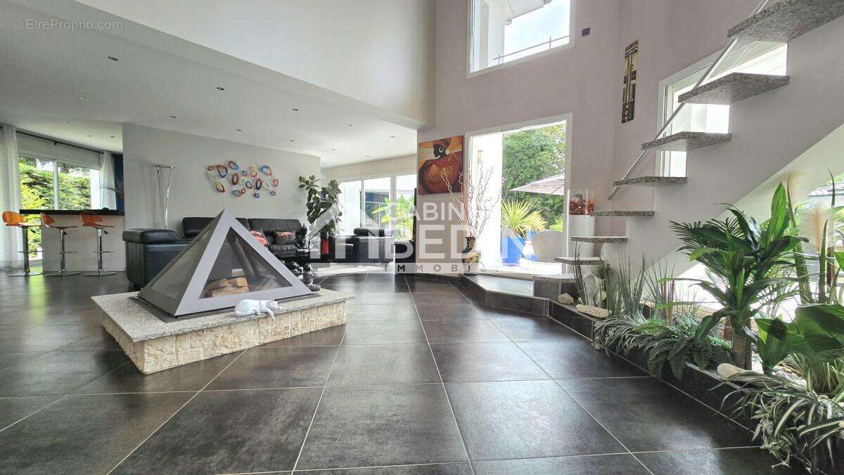 Maison à SAINT-JEAN-D&#039;ILLAC