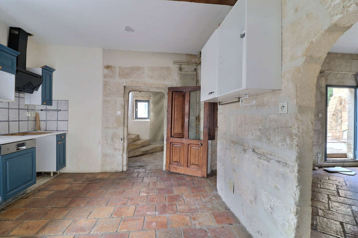 Maison à SAINT-BRES