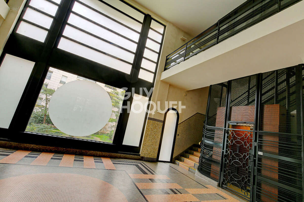 Appartement à COURBEVOIE