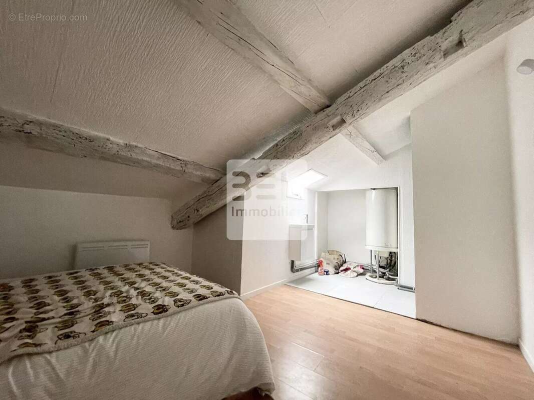 Appartement à BAGNOLS-SUR-CEZE