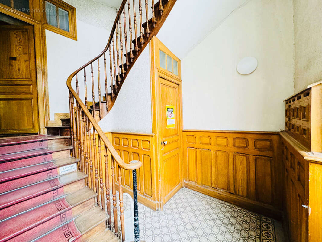 Appartement 370 m² à Pau  - photo 2