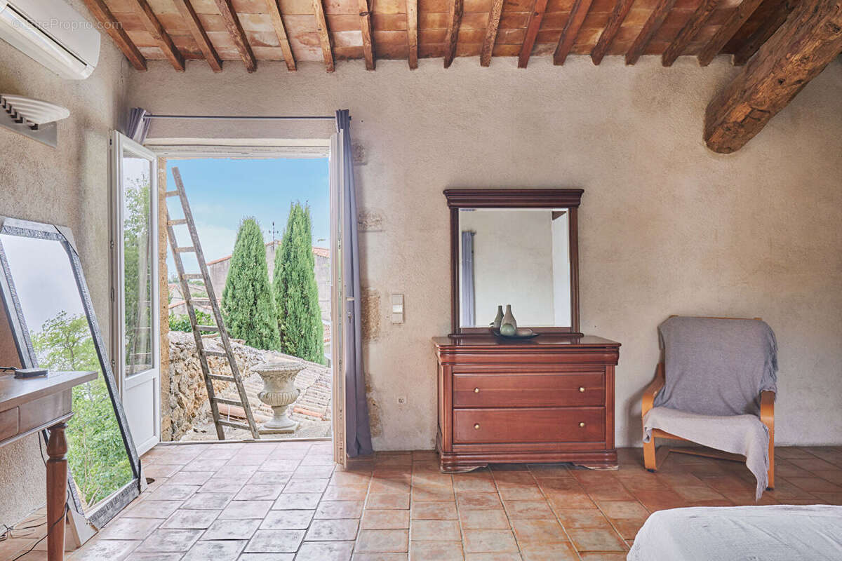 EXCLUSIVITÉ ERA CAZAN Mas en pierre - Vernègues Entre Lubéron et Alpilles - photo 9