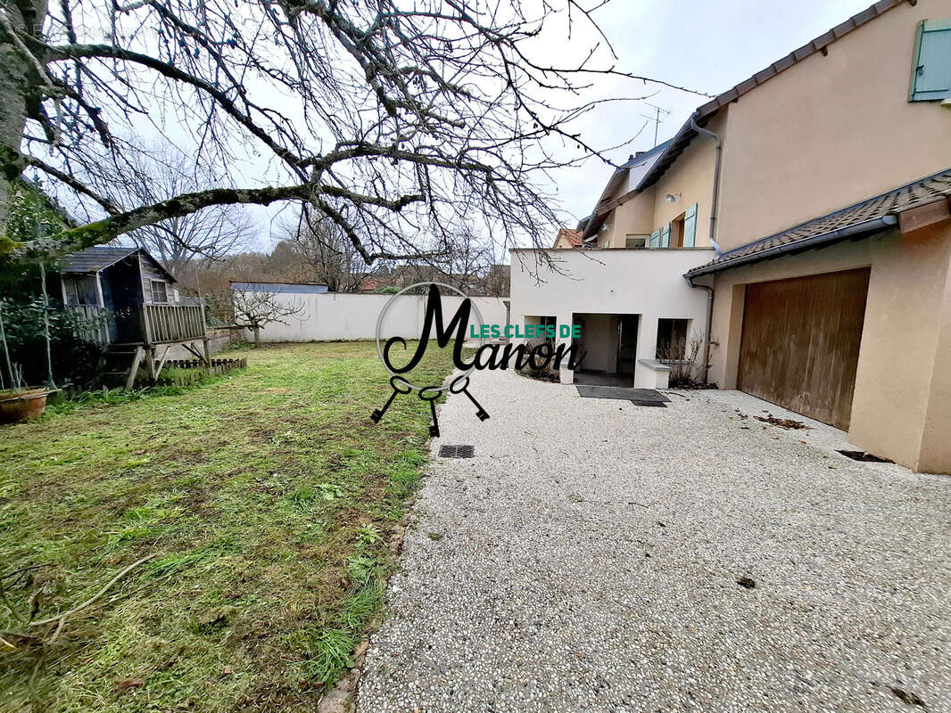 Maison à BESSINES-SUR-GARTEMPE