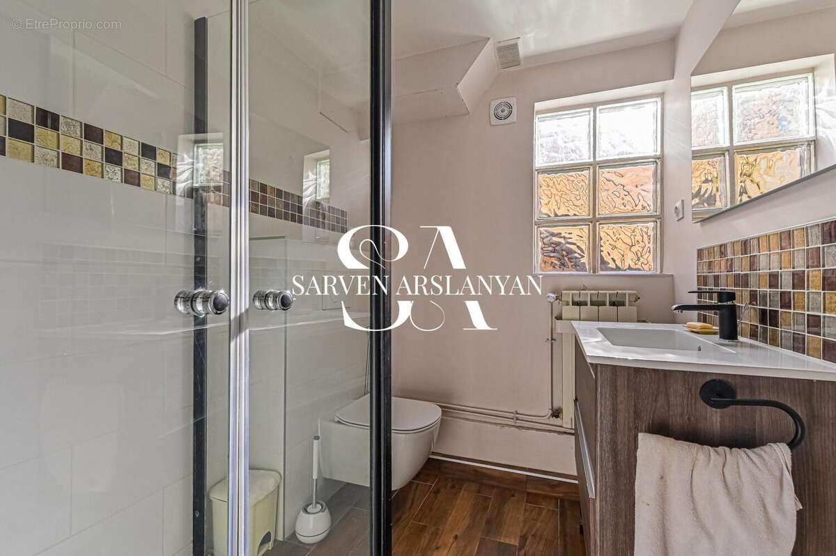 Maison 237 m² à Alfortville  - photo 8