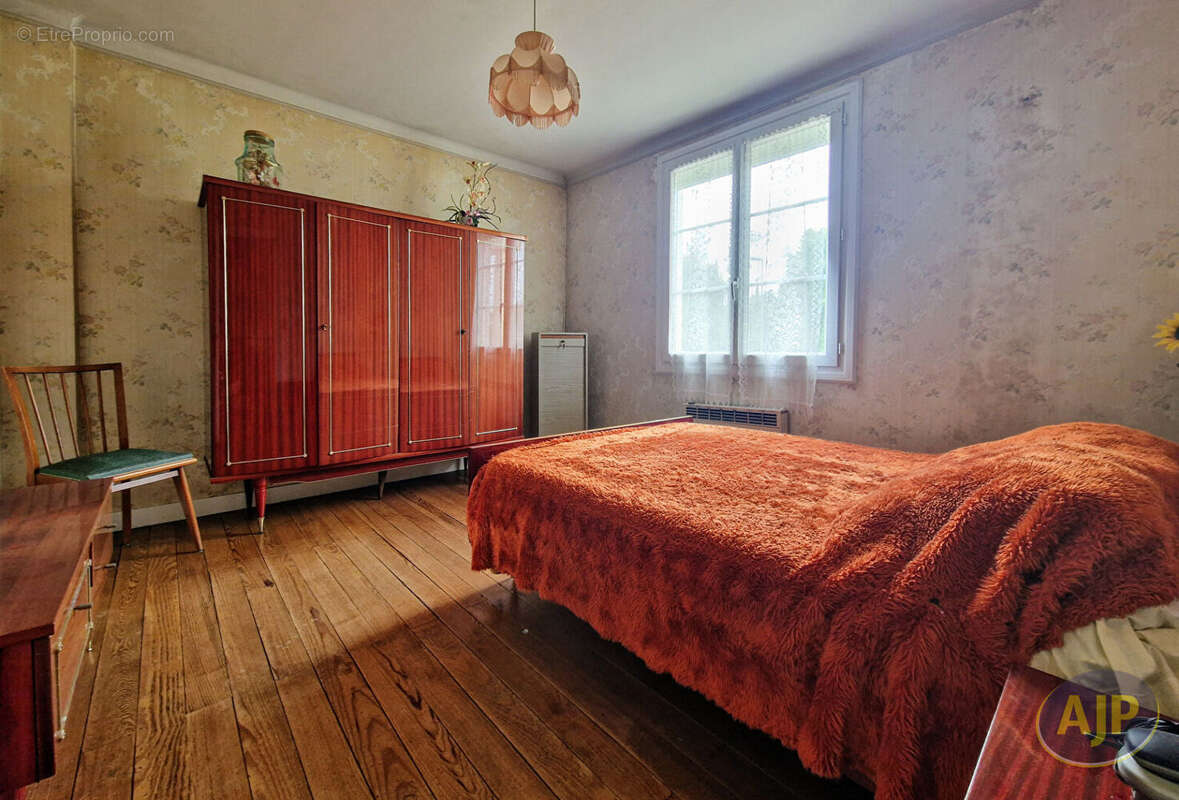 Maison à CUGAND