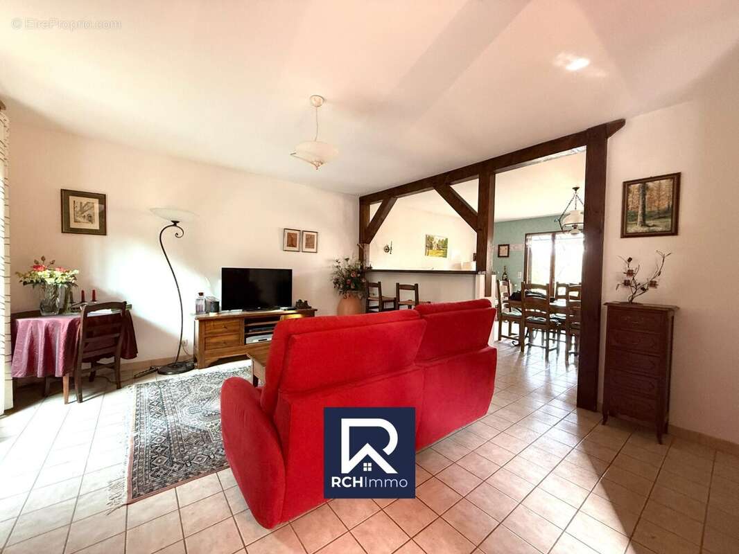 Maison à OYTIER-SAINT-OBLAS