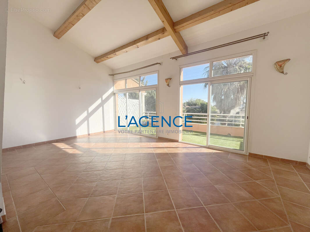 Appartement à HYERES