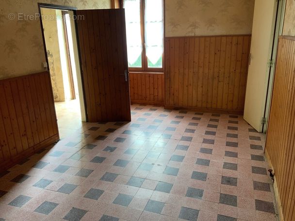 Maison à NEONS-SUR-CREUSE