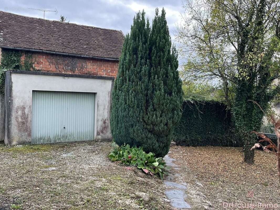 Maison à AIX-EN-OTHE