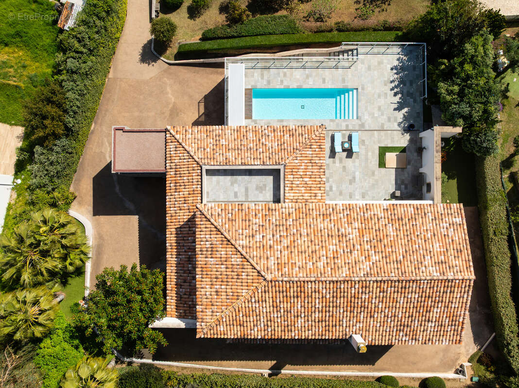 Villa de charme 300 m2 route des Sanguinaires avec vue mer et piscine - photo 4