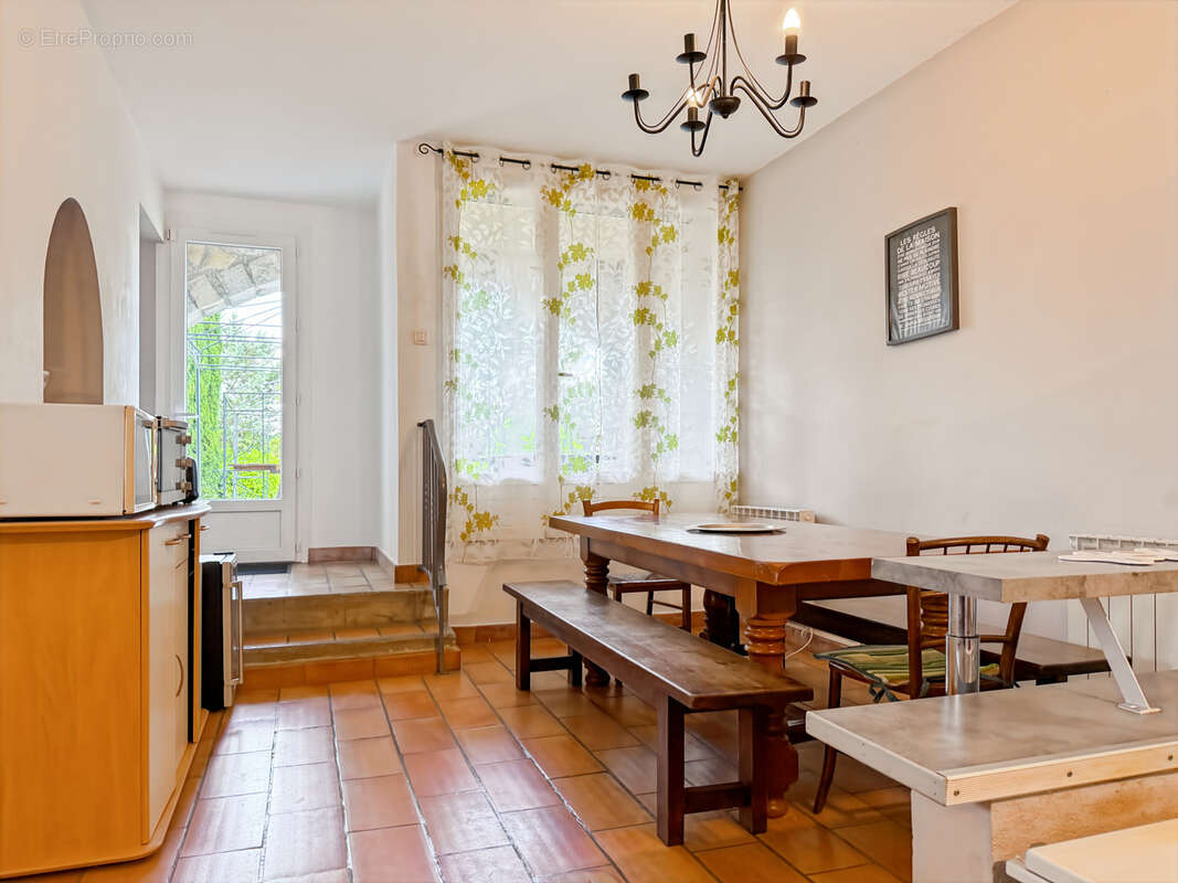 Maison à VILLENEUVE-DE-BERG