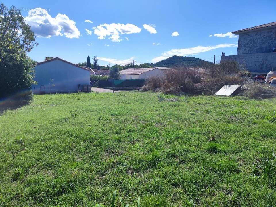 Terrain à CARNOULES