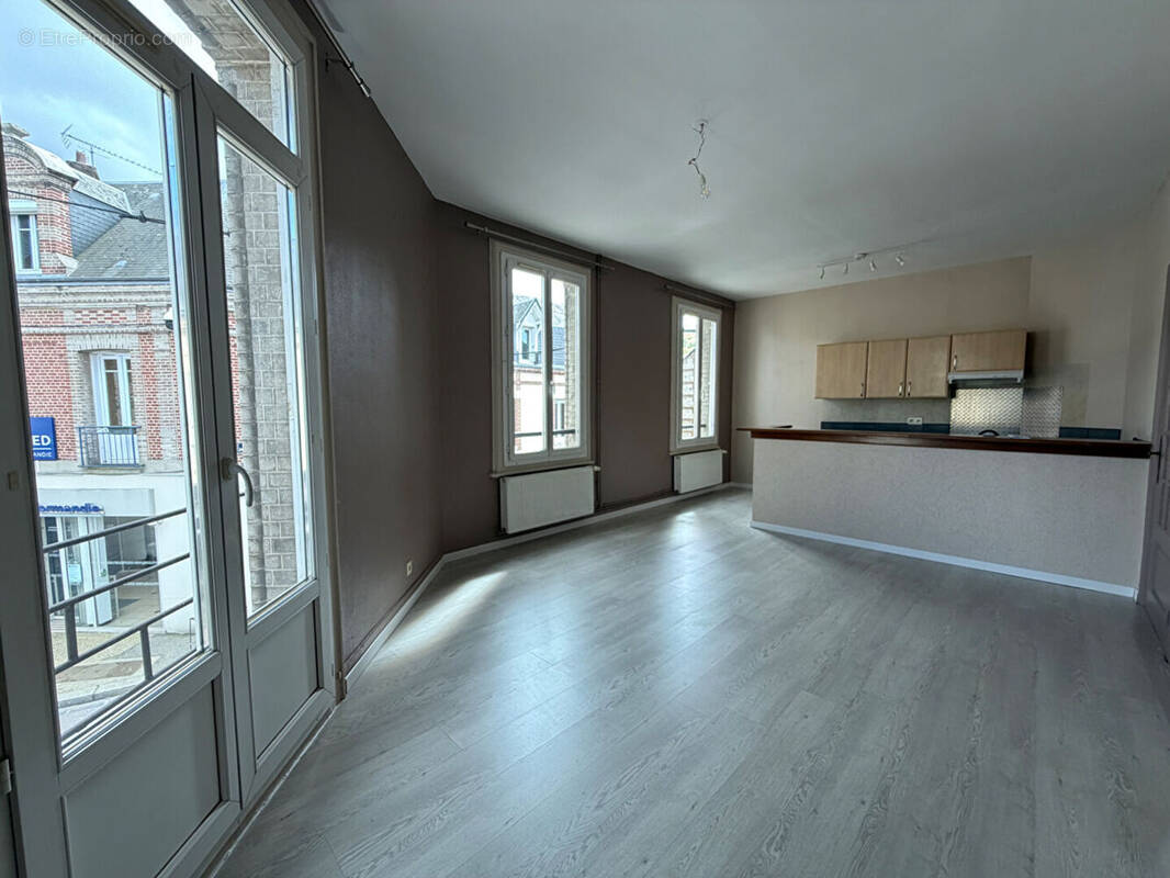 Appartement à LILLEBONNE