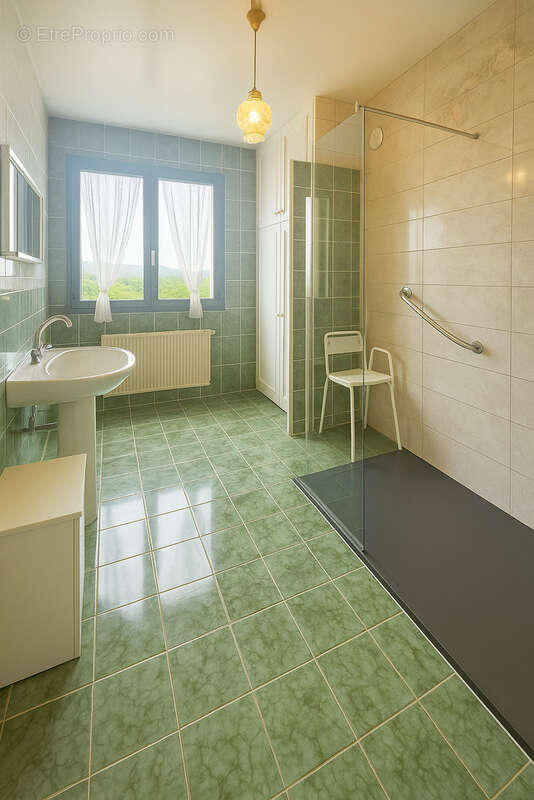 Maison à SAUVIAT-SUR-VIGE