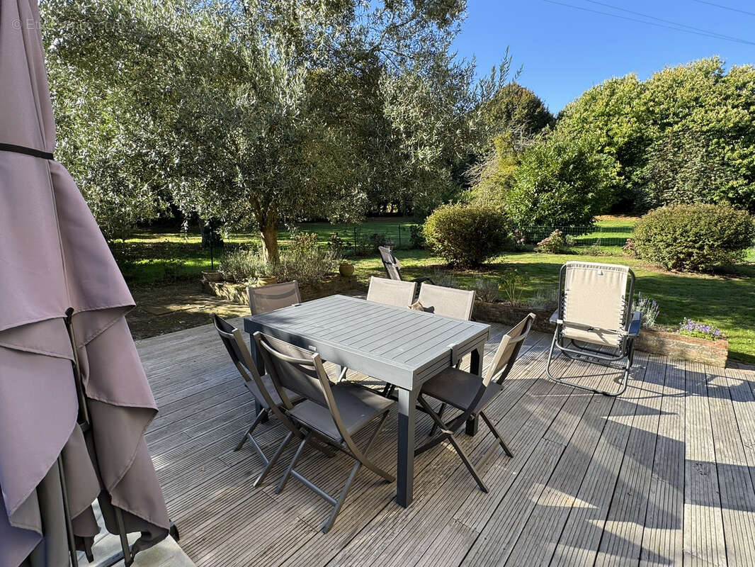 Maison à EQUEMAUVILLE