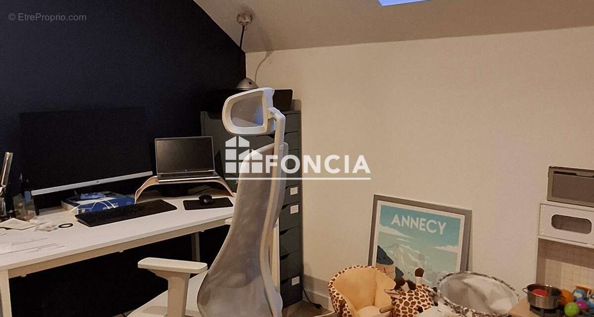 Maison contemporaine T5 de 2016 – 3 niveaux – Pompe à chaleur – Garage – Terrain de 733 m² - photo 8