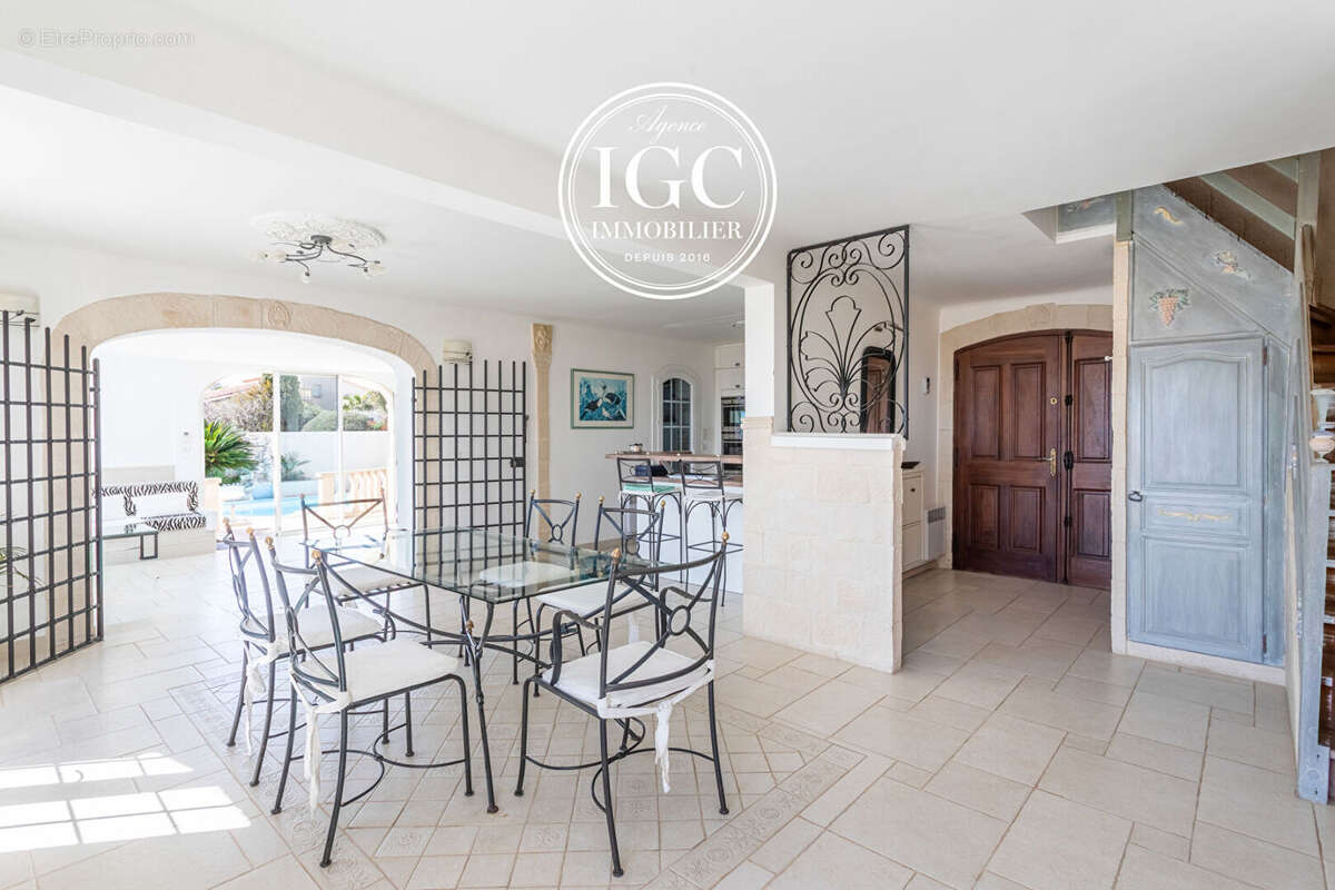 Maison à SAUSSET-LES-PINS