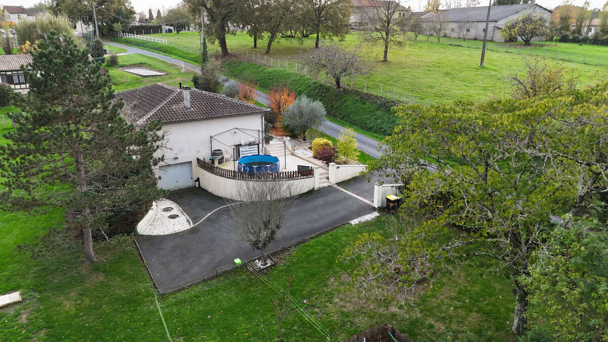 Maison à FOUGUEYROLLES