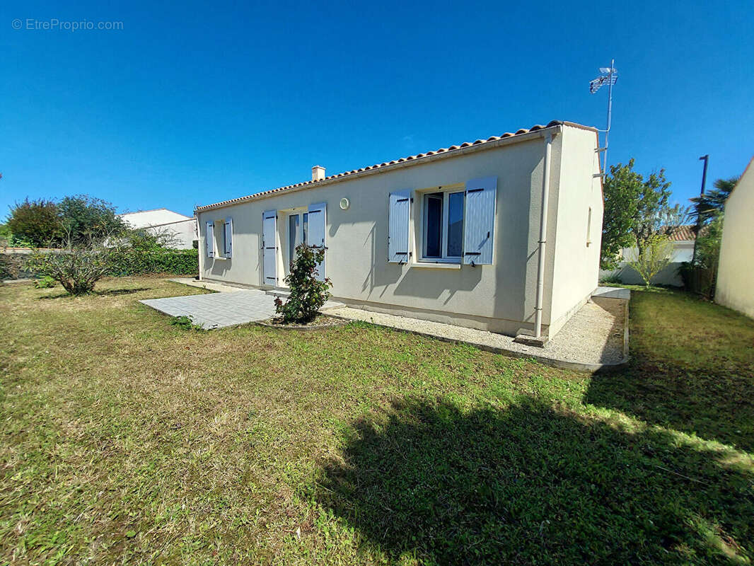 Maison à LA BREE-LES-BAINS