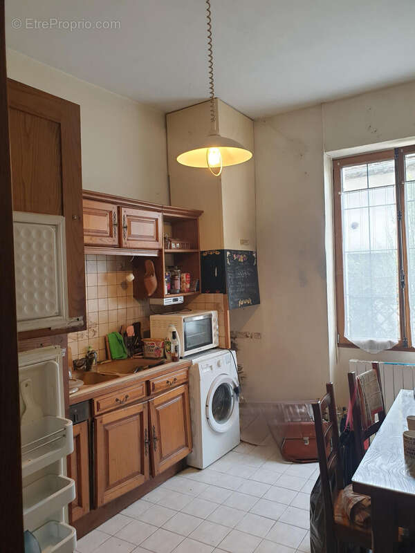  CHALAIS (16) Maison de ville à fort potentiel – 134 m² habitables + studio 39 m² – À rénover - photo 9