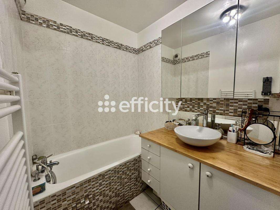 Appartement à MONTROUGE