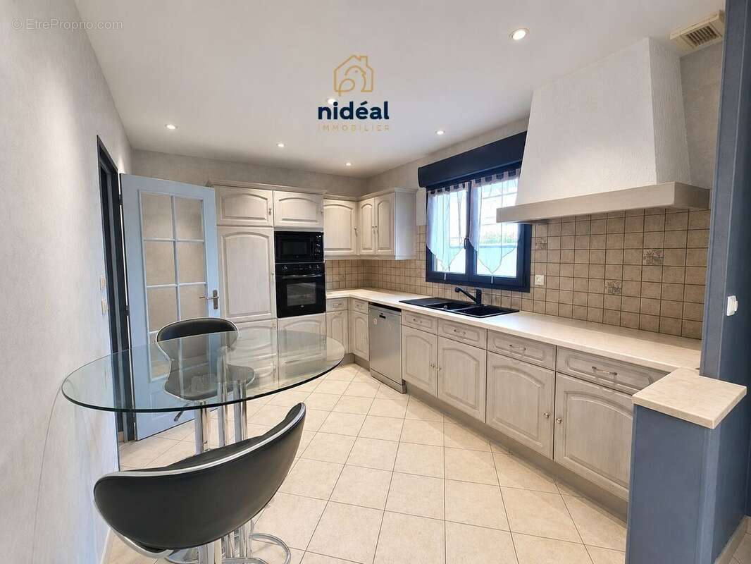 Maison 108 m² à Amfreville-Sur-Iton  - photo 4