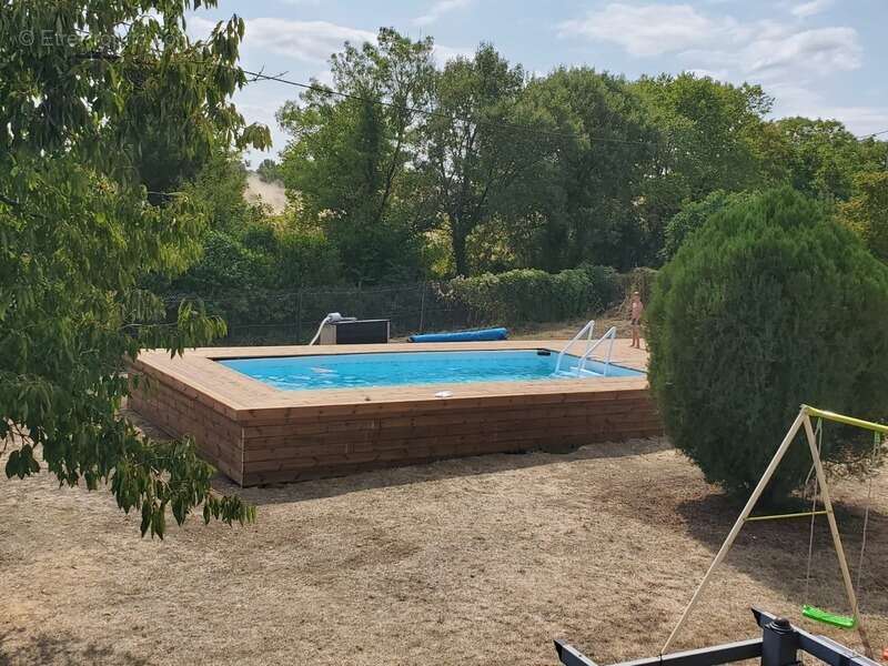 Maison 4 Chambres Grand Jardin SAINT JEAN D'ANGELY - photo 2