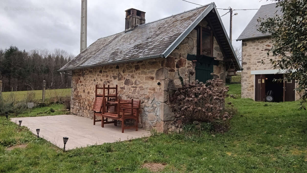 Maison 110 m² à Ladignac-Le-Long  - photo 2
