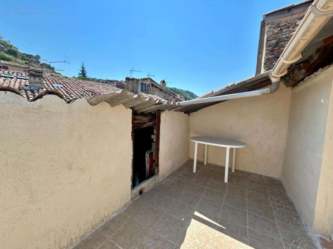 Appartement à VOLONNE