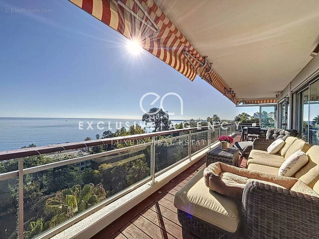 Appartement à VALLAURIS