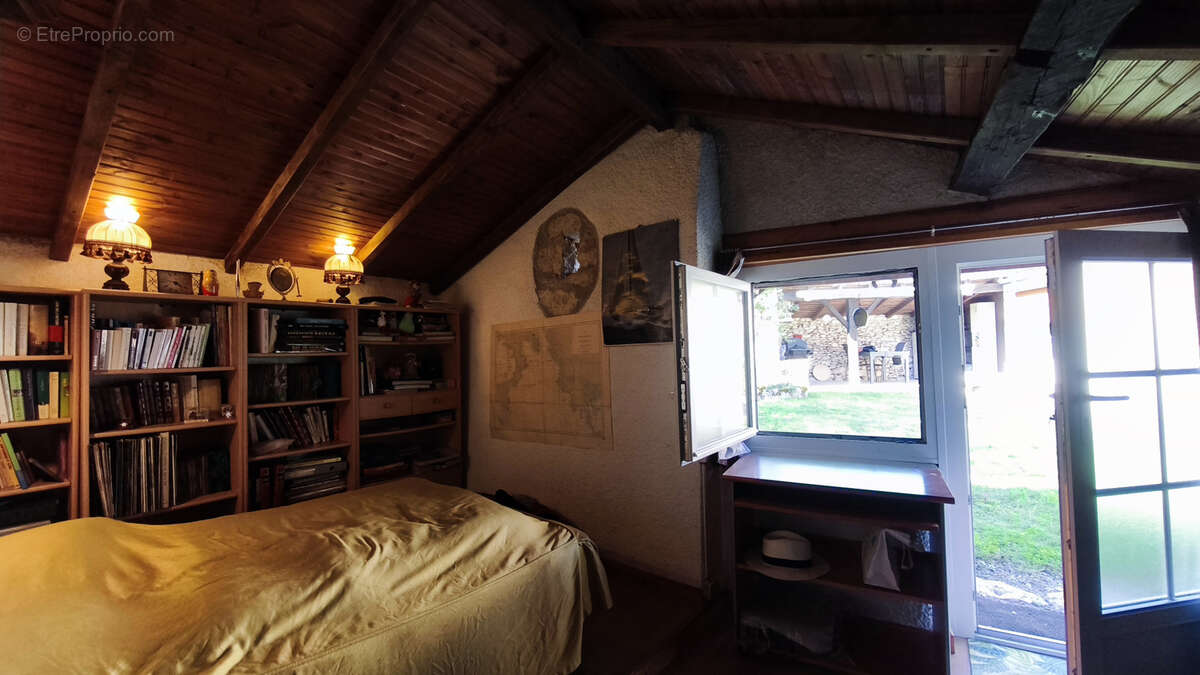 Maison à VILLESEQUE