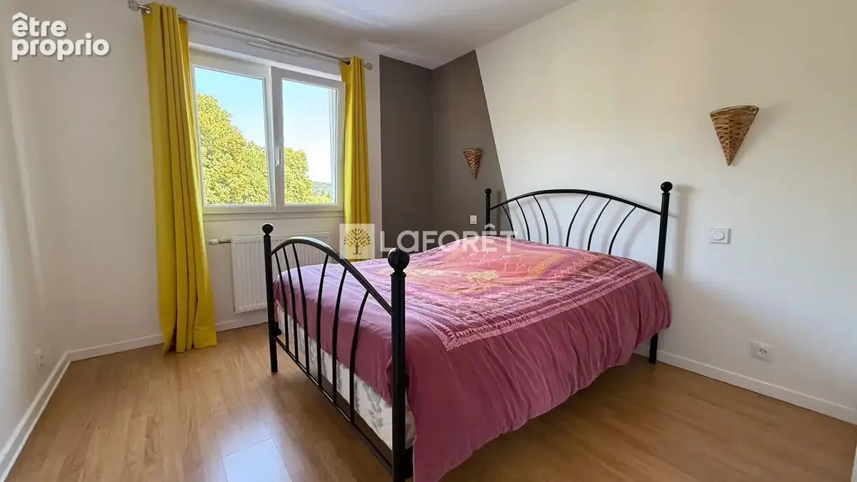 Maison rénovée 4 chambres avec garage et terrasse ST LEGER DU BOURG DENIS - photo 4