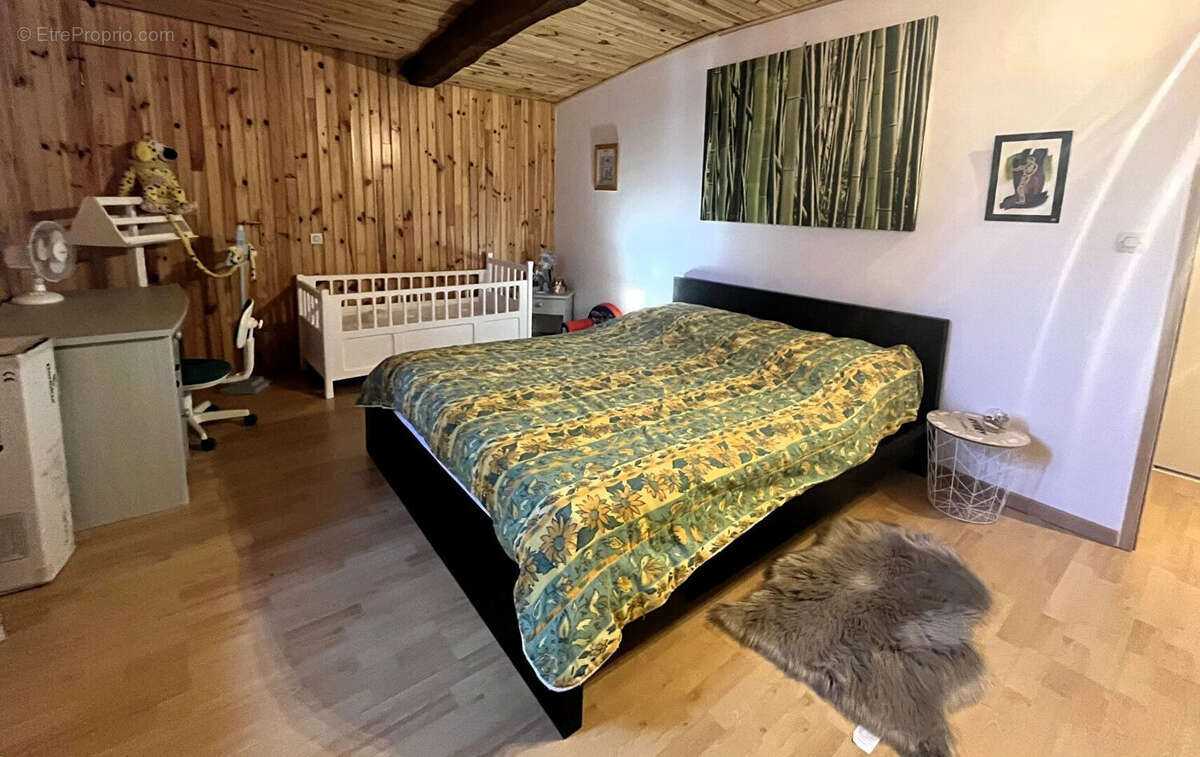 Maison pleine de charme, proche de Montmoreau. - photo 13