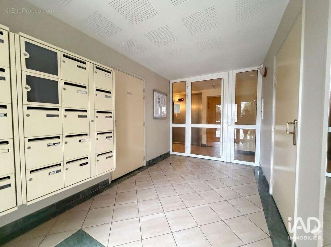 Photo 2 - Appartement à SAVIGNY-LE-TEMPLE