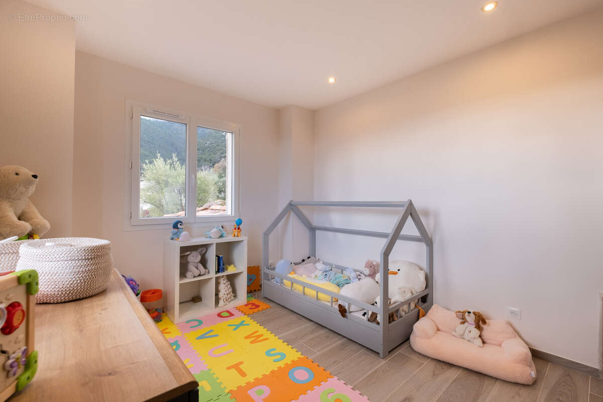 Maison à TOURRETTES-SUR-LOUP