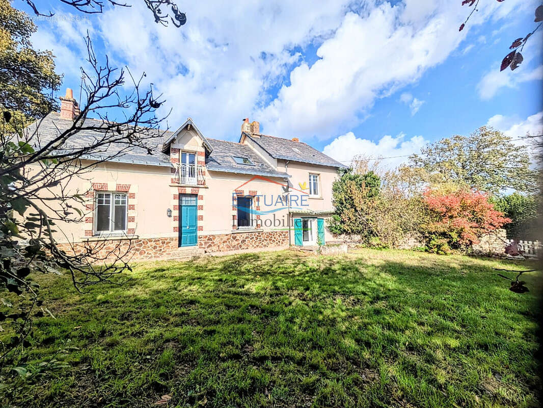 Maison à SAINT-ETIENNE-DE-MONTLUC