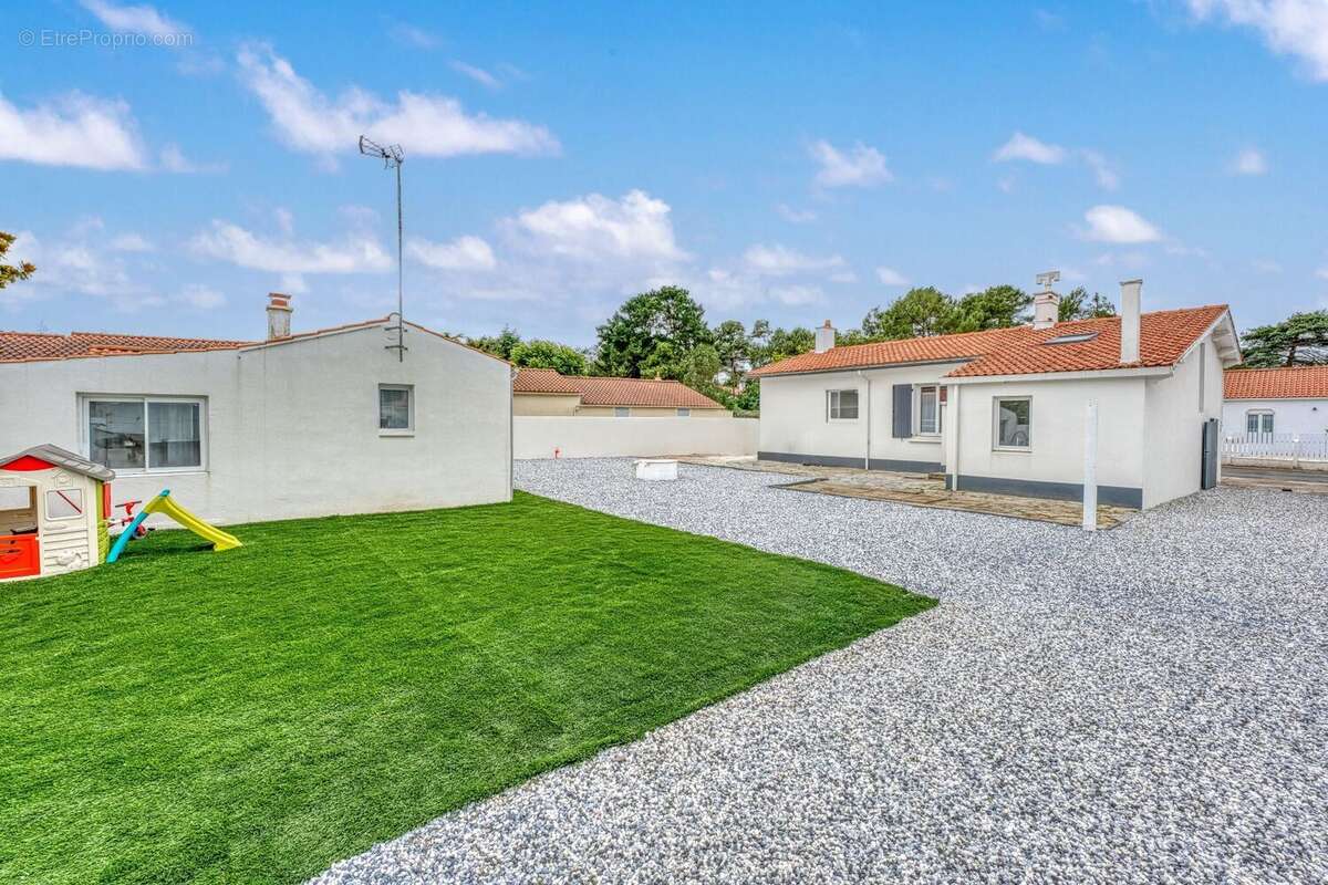 Saint-hilaire-de-riez -- maison balnéaire de 170 m2 utiles -- studio independant -- plages - photo 13
