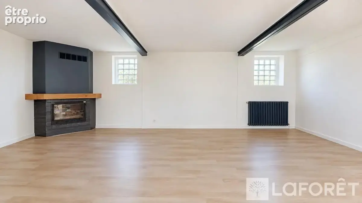 A VENDRE - Jolie Maison de ville avec Cour et garage - photo 7