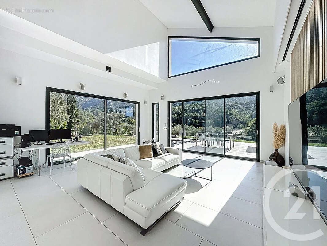 Maison à VAUVENARGUES