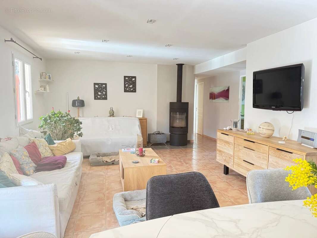 Maison à SAINTE-ANASTASIE-SUR-ISSOLE