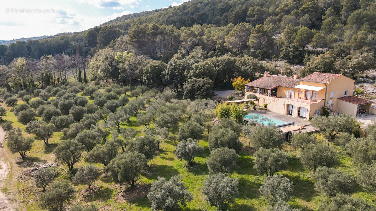 Maison à VILLECROZE