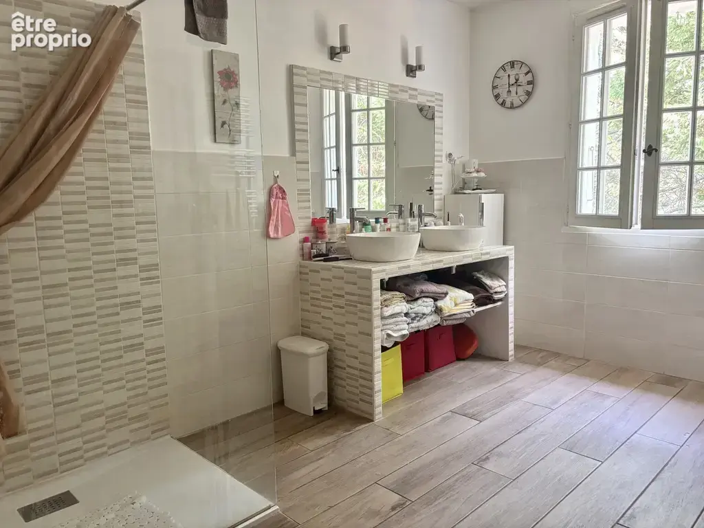 Maison de 150 m2, en campagne, 4 chambres, piscine et dépendances sur terrain de 2200 m2 - photo 8
