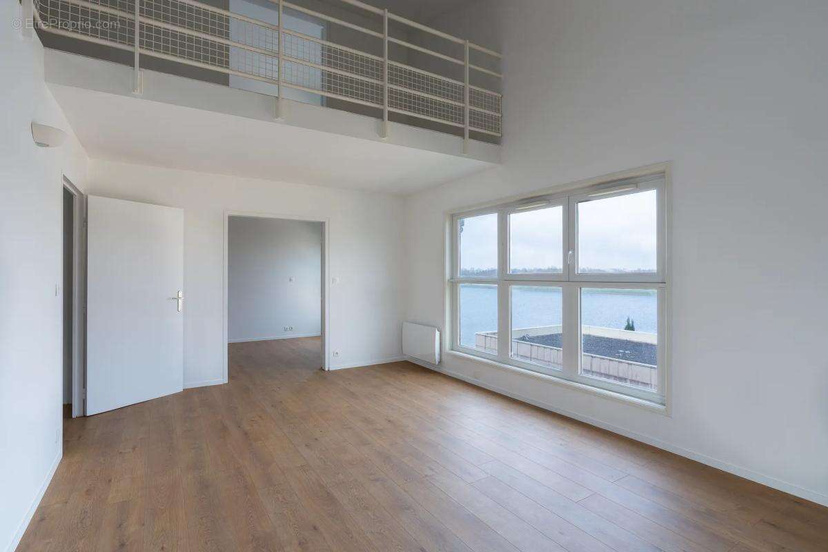 Appartement à VOISINS-LE-BRETONNEUX