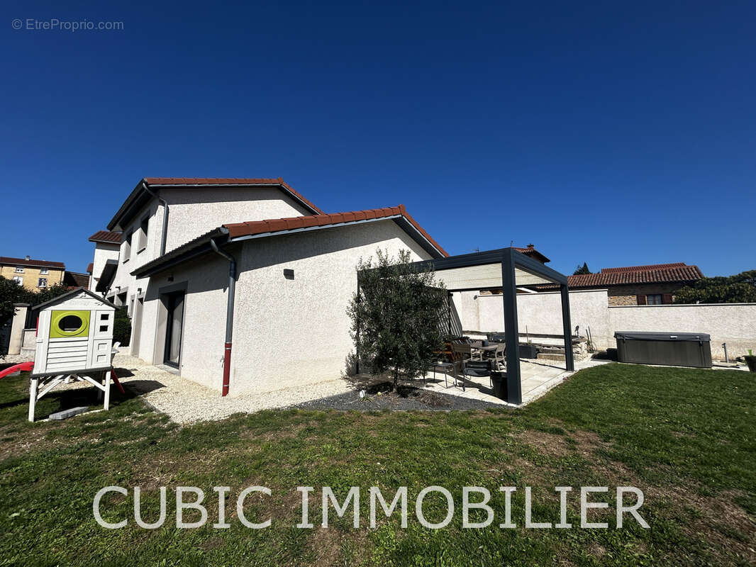 Maison à BULLY