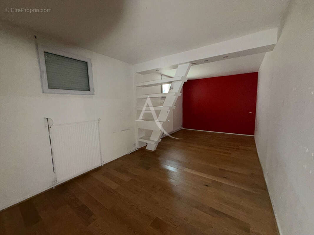 Immeuble maison sur Alfortville de 350 m²  habitable avec une cour de 250m² - photo 13