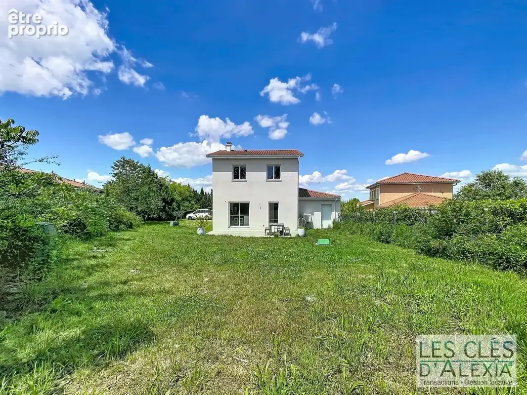 Maison récente à Échalas – 96,15 m², 3 chambres, jardin et terrasse exposée sud - photo 14
