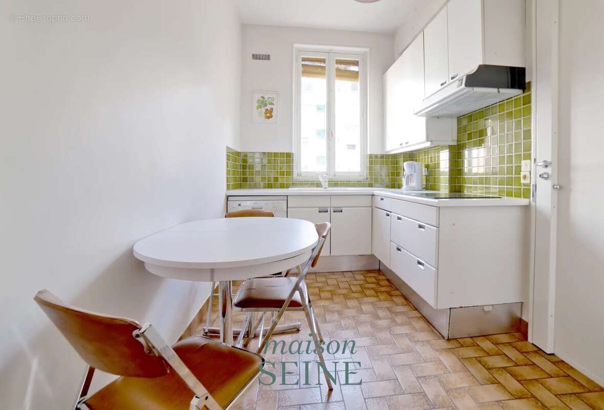 Appartement à NEUILLY-SUR-SEINE