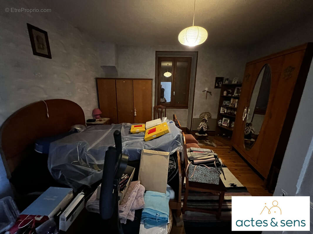 Maison à SAINT-JULIEN-MONT-DENIS